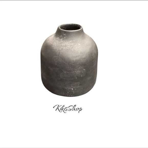 Hearth & Hand Magnolia 4" Dark Gray
Distressed Ceramic Distressed Vase - Picture 5 of 7